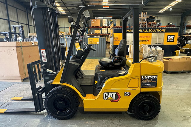Caterpillar Forklift